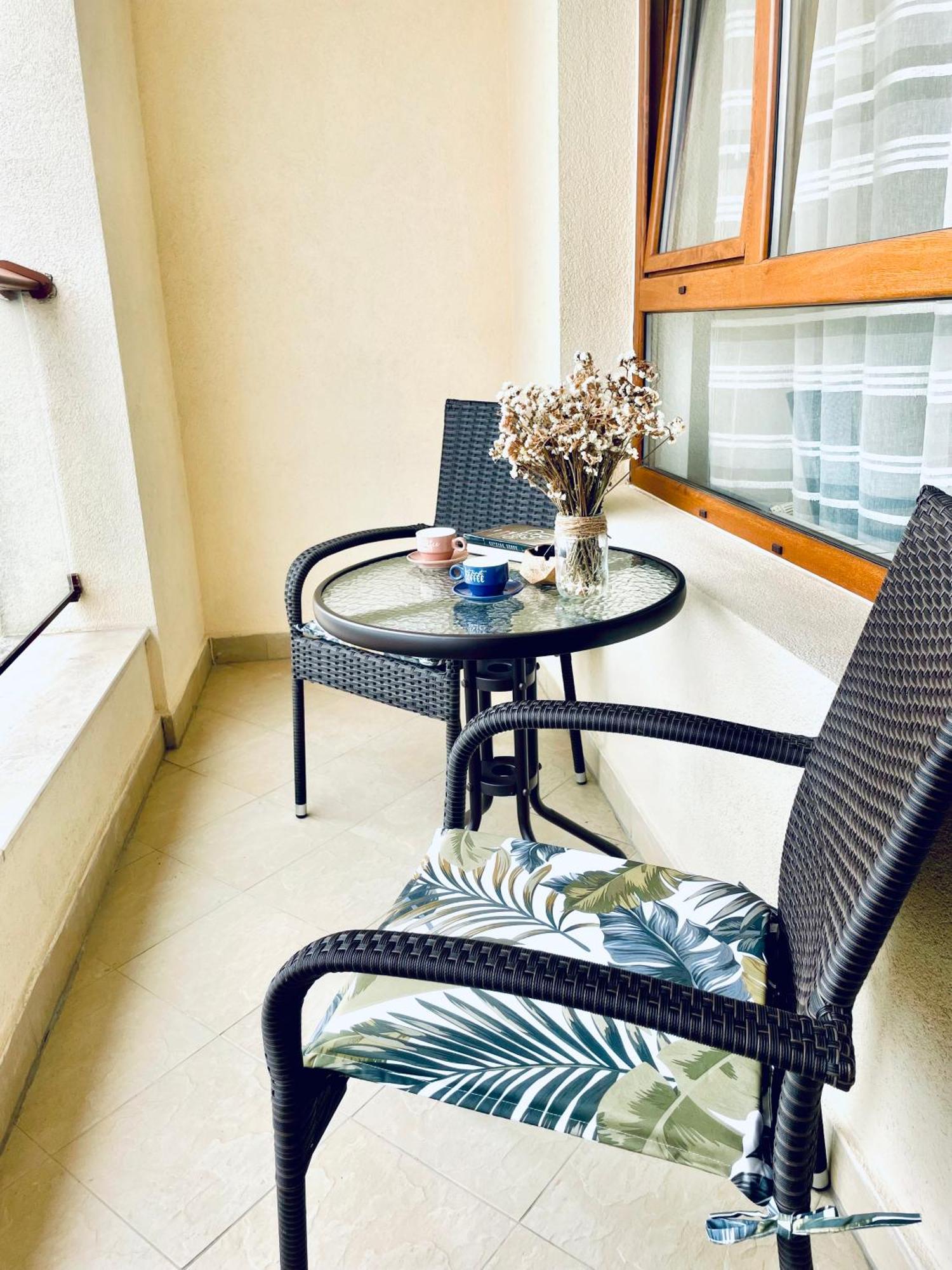 Апартамент Flowers Apartment Варна Екстериор снимка